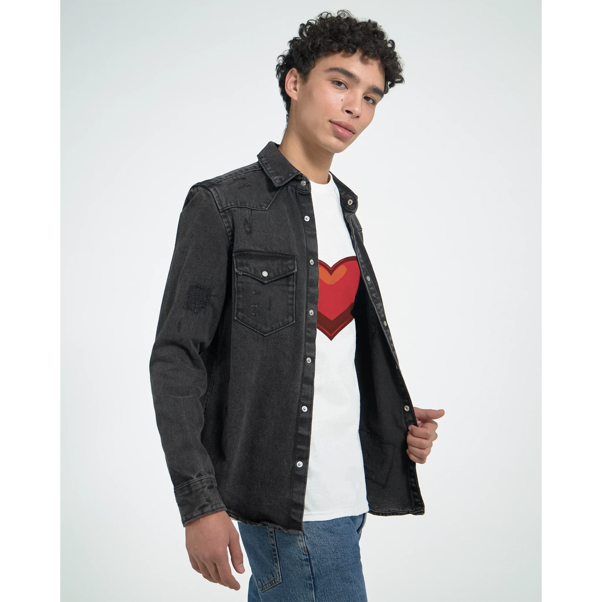 Red Heart Graphic T-Shirt - Comfortable Casual Apparel